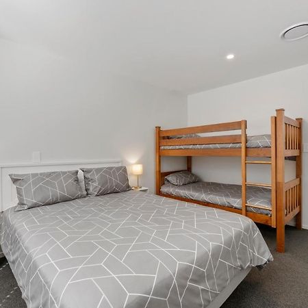 Lakeview Terrace - Taupo Holiday Home Bagian luar foto