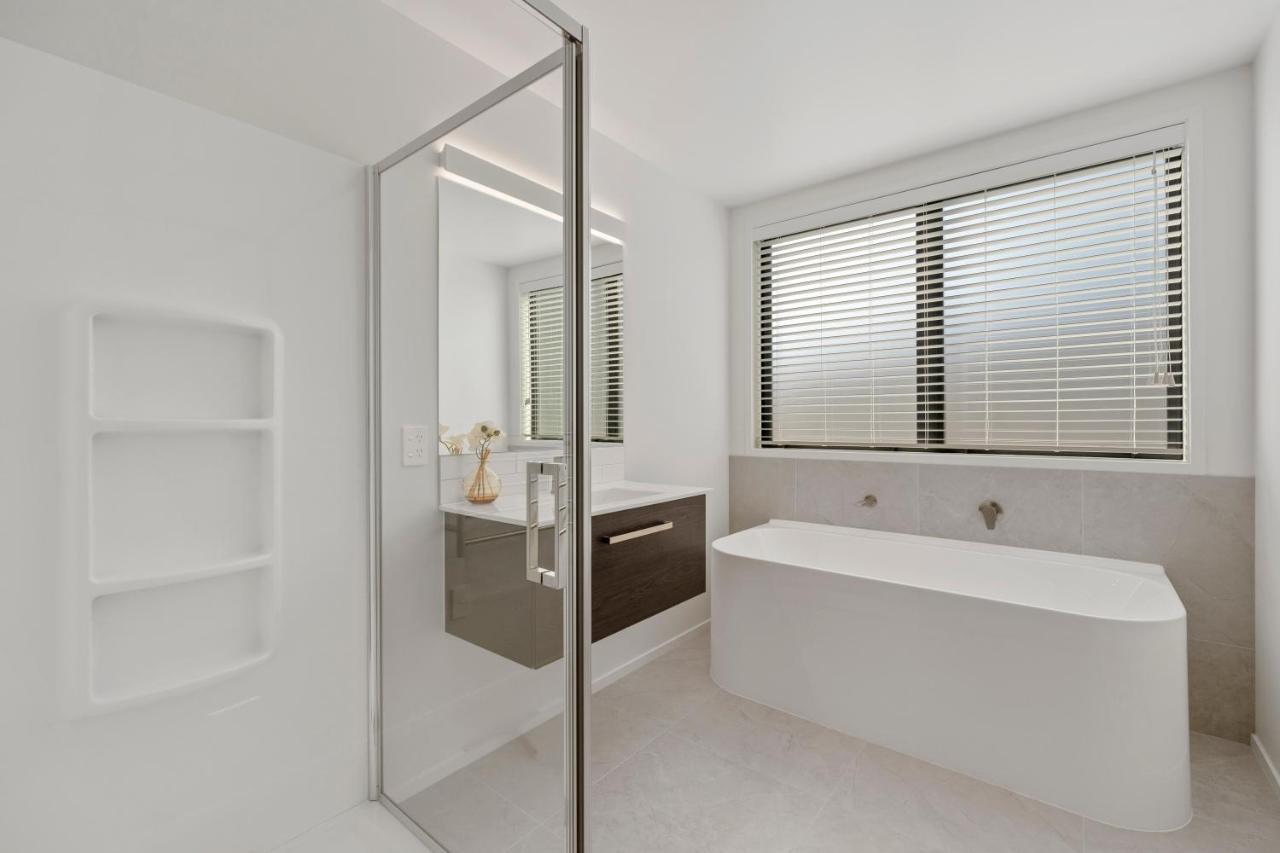 Lakeview Terrace - Taupo Holiday Home Bagian luar foto